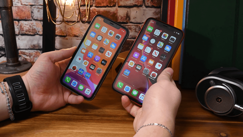 iPhone 11 vs. iPhone XR